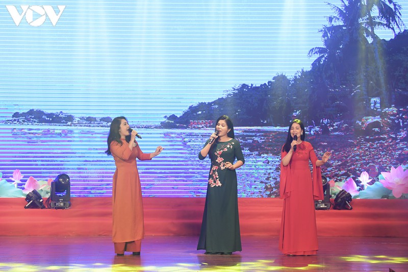 toan canh le trao tang thuong cac tac pham ly luan, phe binh vhnt 2019 hinh 12