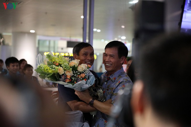 vo dich aff cup 2019 tren dat thai, dt nu viet nam han hoan ve nuoc  hinh 2