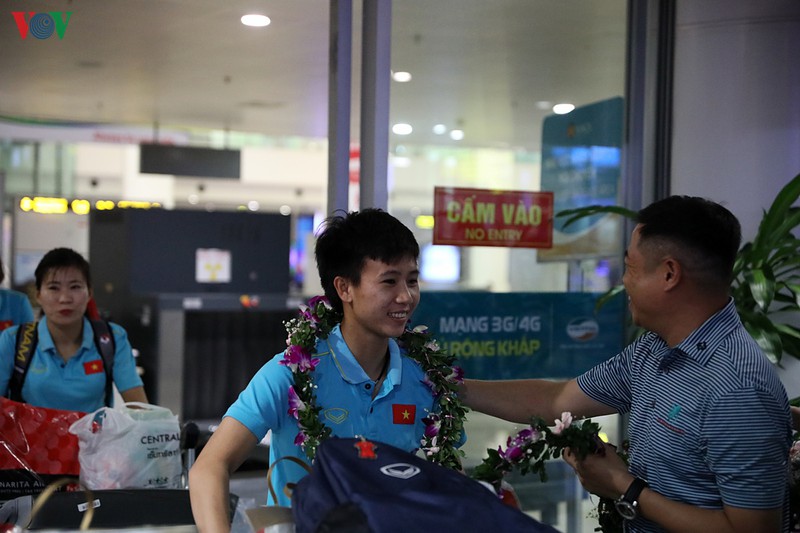 vo dich aff cup 2019 tren dat thai, dt nu viet nam han hoan ve nuoc  hinh 4