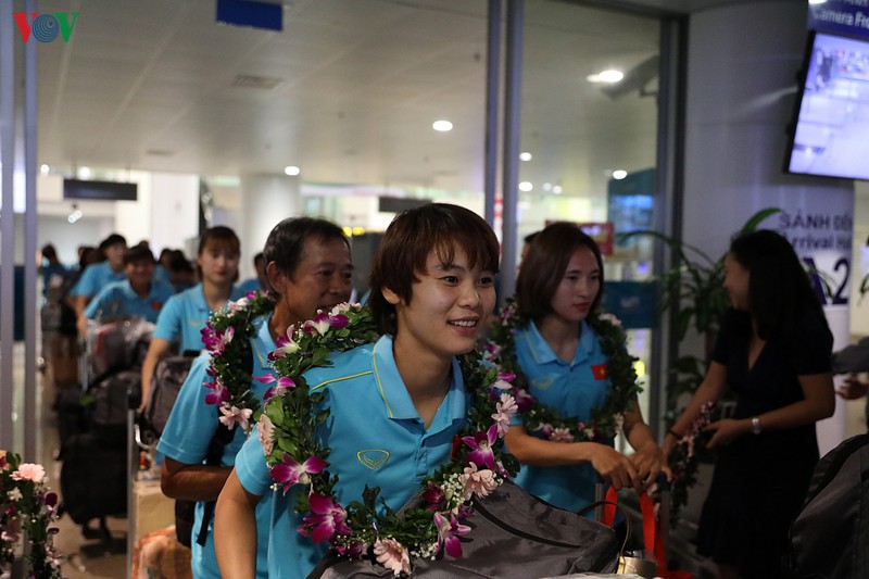 vo dich aff cup 2019 tren dat thai, dt nu viet nam han hoan ve nuoc  hinh 3