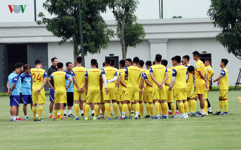 thay park nhan tin du tu luc luong o buoi tap cuoi cua u22 viet nam hinh 1