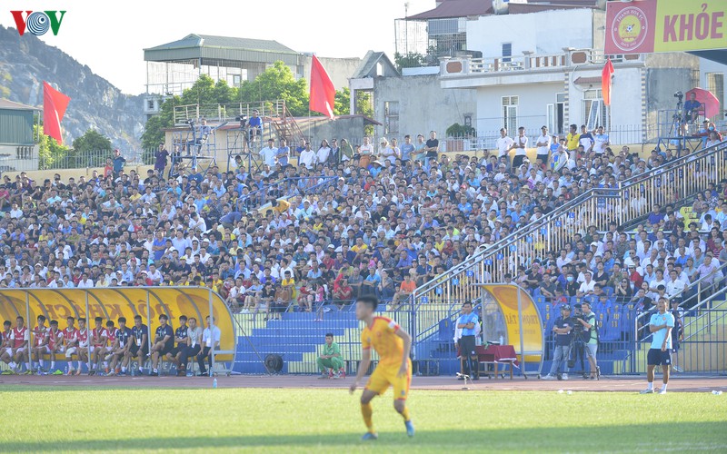 nhung hinh anh day cam xuc o tran thanh hoa - hagl vong 11 v-league 2020 hinh 14