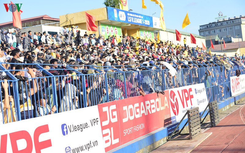 nhung hinh anh day cam xuc o tran thanh hoa - hagl vong 11 v-league 2020 hinh 16