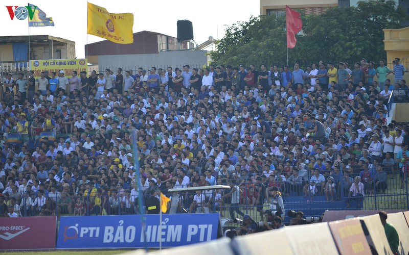 nhung hinh anh day cam xuc o tran thanh hoa - hagl vong 11 v-league 2020 hinh 2