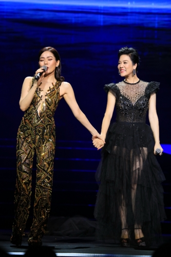 dam vinh hung, le quyen "dot chay" dem nhac danh cho cap doi dip 8/3 hinh 6