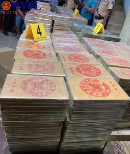 dien bien bat ngo vu van chuyen ma tuy cuc "khung" o ben xe an suong hinh 7