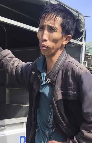 nghi can tat axit 2 viet kieu noi giong bac, goi dung ten nan nhan  hinh 12