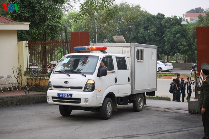 xu phuc tham vu danh bac nghin ty: bi cao phan sao nam xin vang mat hinh 3