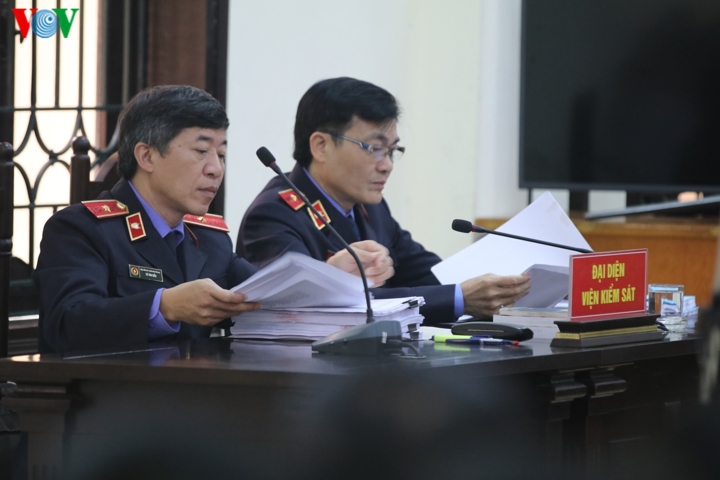 xu phuc tham vu danh bac nghin ty: bi cao phan sao nam xin vang mat hinh 9