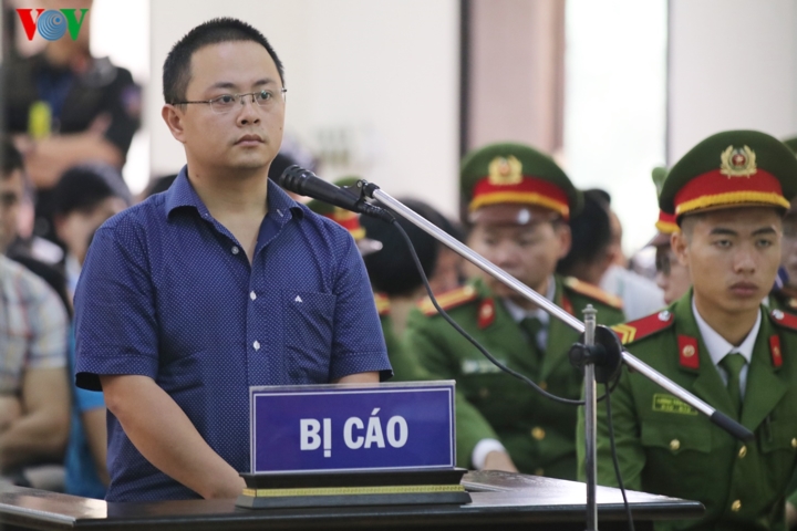 xu phuc tham vu danh bac nghin ty: bi cao phan sao nam xin vang mat hinh 8