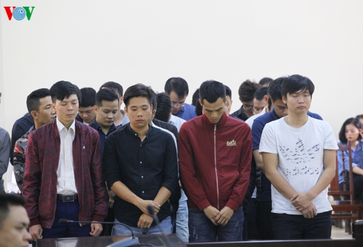 toa tuyen y an voi phan sao nam, giam hinh phat cho 13 bi cao hinh 9