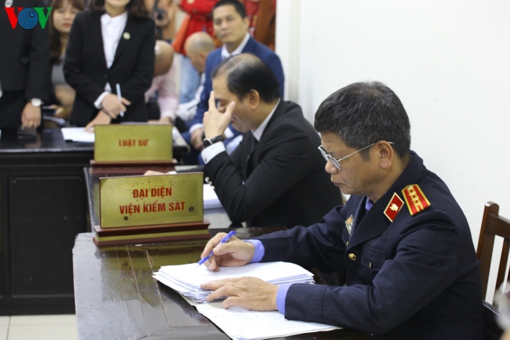 dao dien viet tu vui mung khi toa phan quyet la tac gia vo "ngay xua" hinh 2