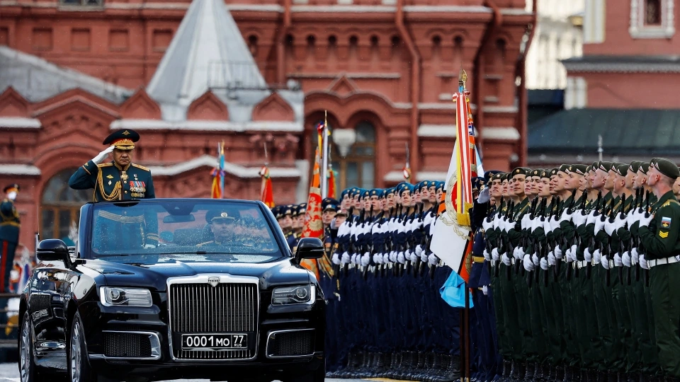 2024-05-09T092549Z_2136319248_RC2VM7AVLPLG_RTRMADP_3_WW2-ANNIVERSARY-RUSSIA-PARADE.JPG
