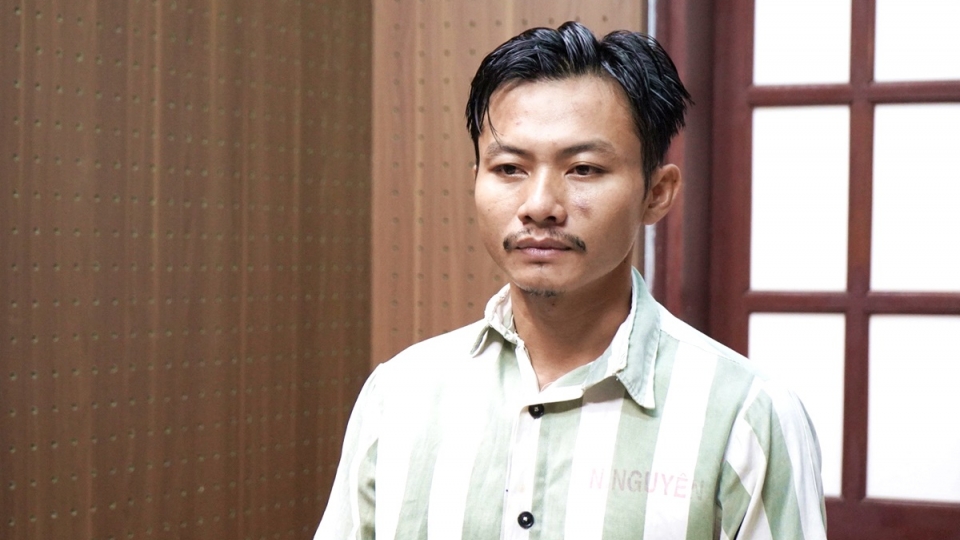 bi_can_le_thanh_nhat_nguyen_nghe_tong_dat_quyet_dinh_khoi_to_anh_cong_an_long_an.jpeg