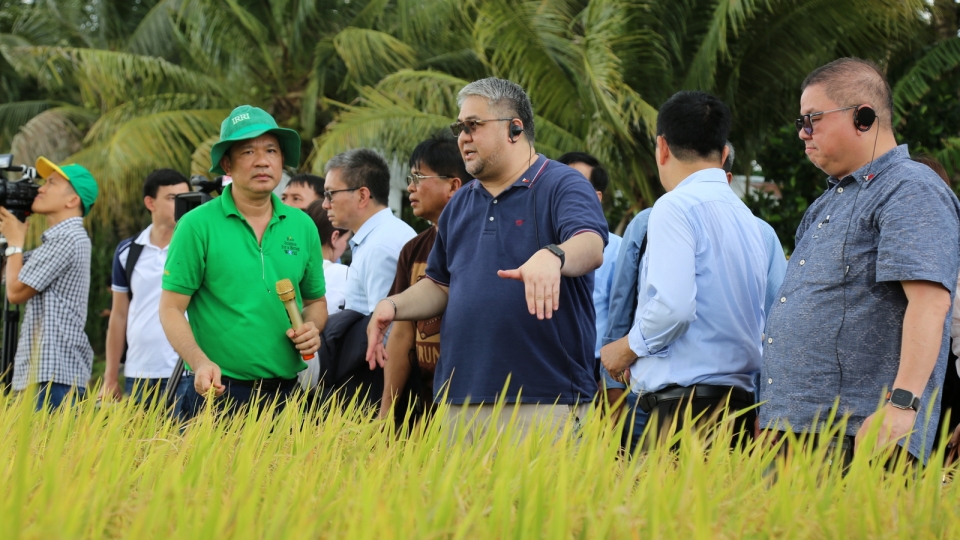 Đoàn đại biểu của Philippines đến tham quan tại mô hình thí điểm ở Cần Thơ.JPG