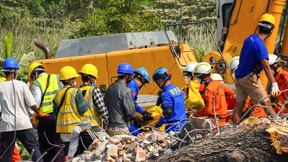 2025-03-31T061912Z_1885980974_RC21ODATX5G7_RTRMADP_3_MYANMAR-QUAKE.JPG
