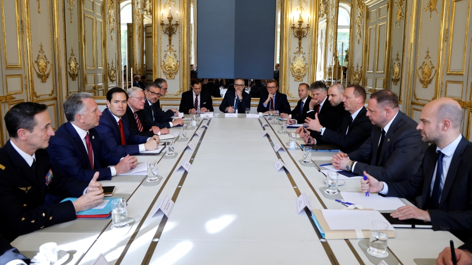 2025-04-17T150646Z_971026019_RC2RZDAGJ181_RTRMADP_3_UKRAINE-CRISIS-RUBIO.JPG