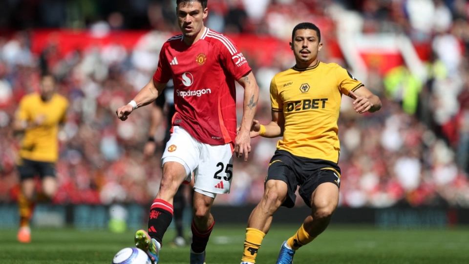 2025-04-20T131258Z_1614000526_UP1EL4K10PKDH_RTRMADP_3_SOCCER-ENGLAND-MUN-WOL-REPORT.JPG