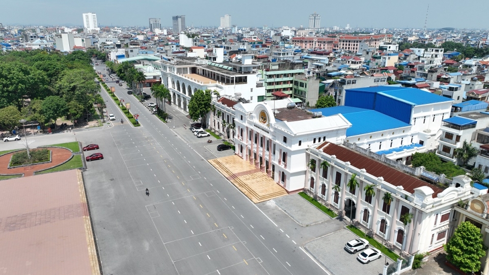Nhà hát 3 tháng 2 thành phố nam định.JPG