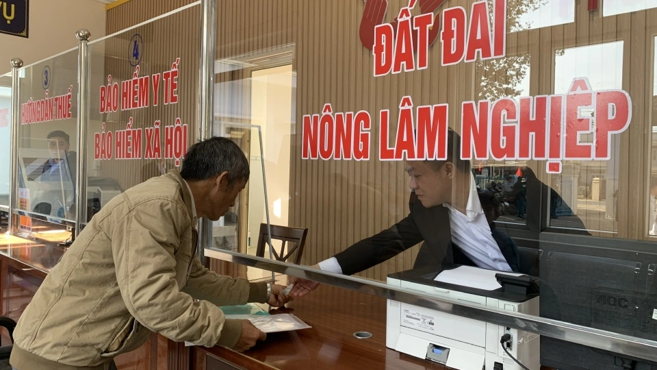 gan_dan_sat_dan_va_phuc_vu_nhan_dan_tot_hon_la_muc_tieu_cung_la_nhiem_vu_cua_chinh_quyen_xa_moi.jpeg