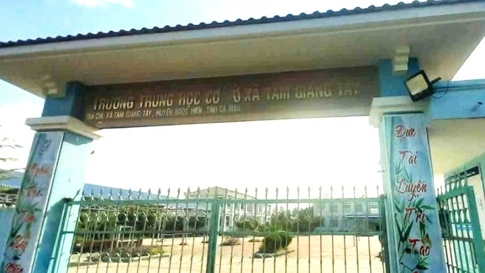 ong_tam_bi_cap_toa_so_tham_tuyen_7_nam_tu_vi_tham_o_107_trieu_dong_cua_truong_thcs_tam_giang_tay.jpeg