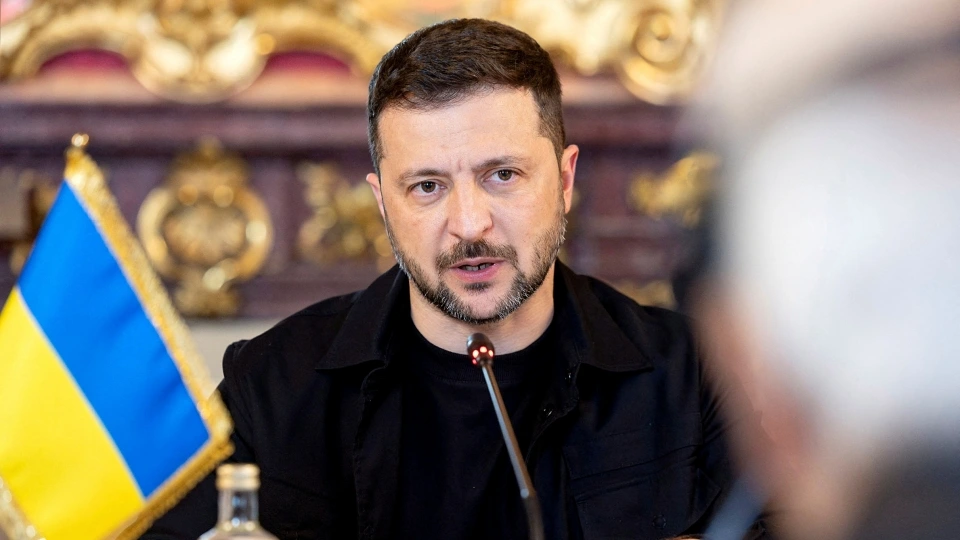2025-08-06T132302Z_224555529_RC21JFAWJ686_RTRMADP_3_UKRAINE-CRISIS-ZELENSKIY-TRUST.JPG