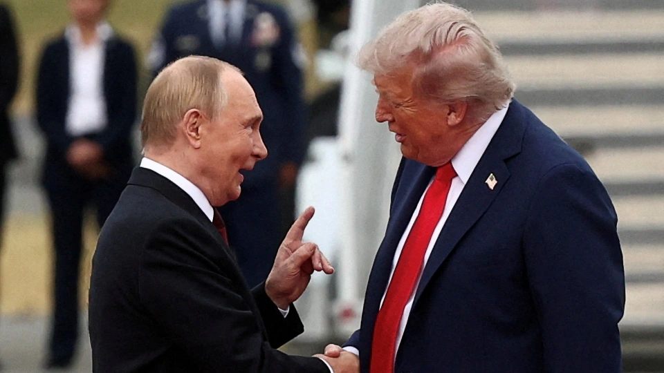 2025-08-16T175029Z_13274526_RC2R7GAUV0RW_RTRMADP_3_UKRAINE-CRISIS-SUMMIT-RUSSIA.JPG