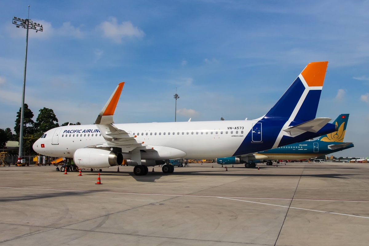 Chiếc máy bay đầu tiên trong đội bay Airbus A320s của hãng hàng không Pacific Airlines được sơn hoàn thiện theo nhận diện thương hiệu mới.