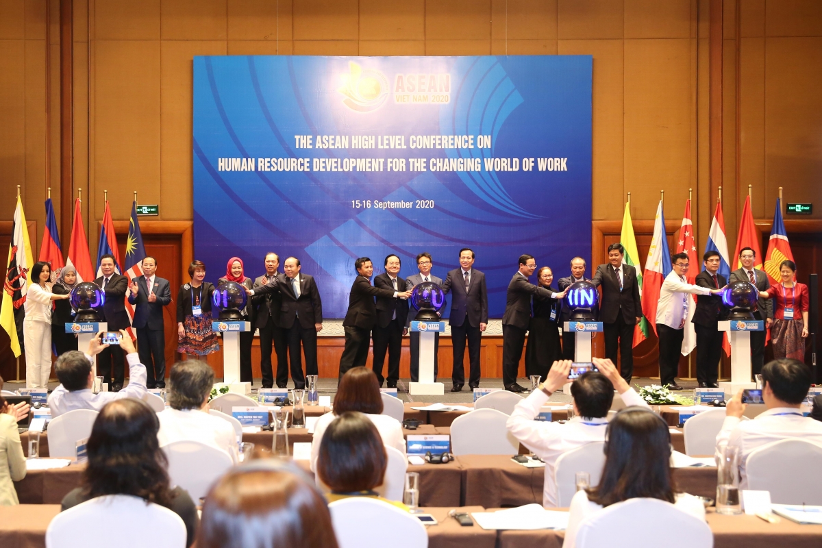 Cũng tại hội nghị, các đại biểu đã chính thức công bố thành lập Hội đồng Giáo dục Nghề nghiệp Asean.