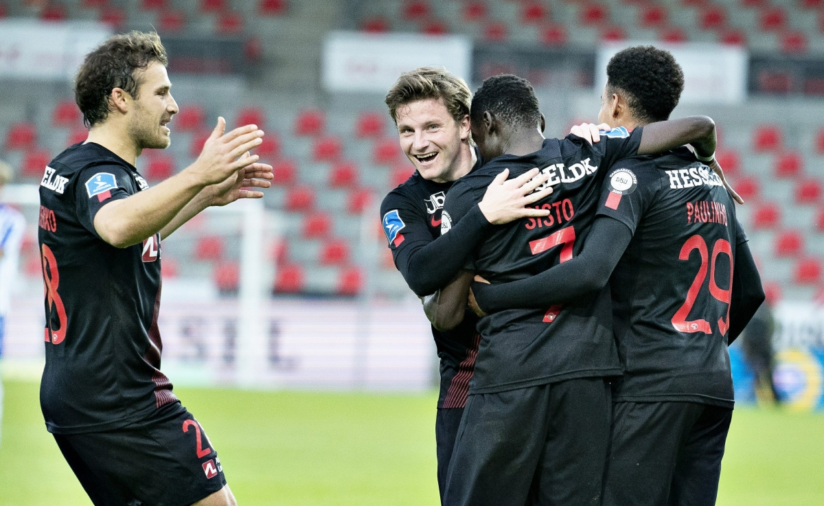 Với Midtjylland, việc có mặt ở vòng bảng Champions League đã là thành công (Ảnh: Getty).