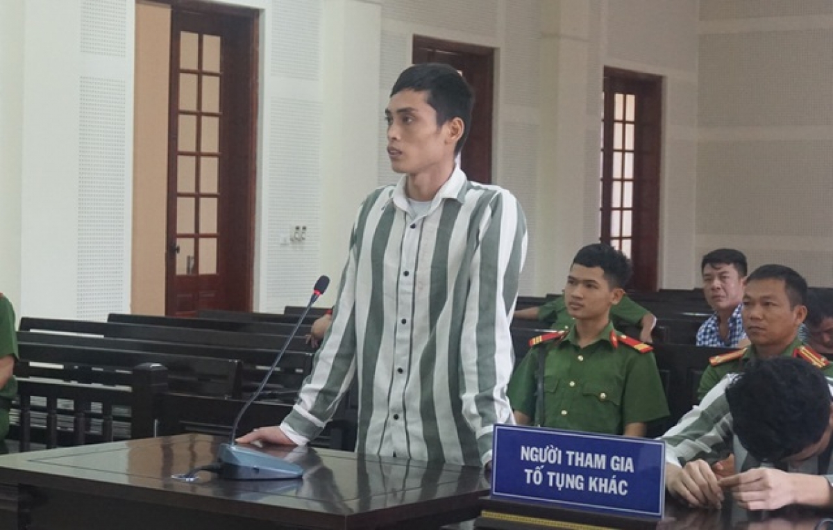 Phạm Đình Luận được trích xuất đến tham dự phiên tòa với tư cách nhân chứng. Tòa án nhận định Luận đã khai báo gian dối nhằm có lợi cho Phi.