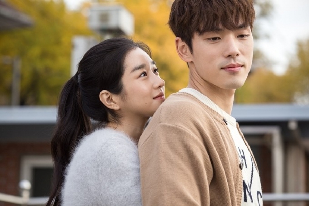 Cô bị tố mắc bệnh ngôi sao và thao túng bạn trai cũ là nam tài tử Kim Jung Hyun.