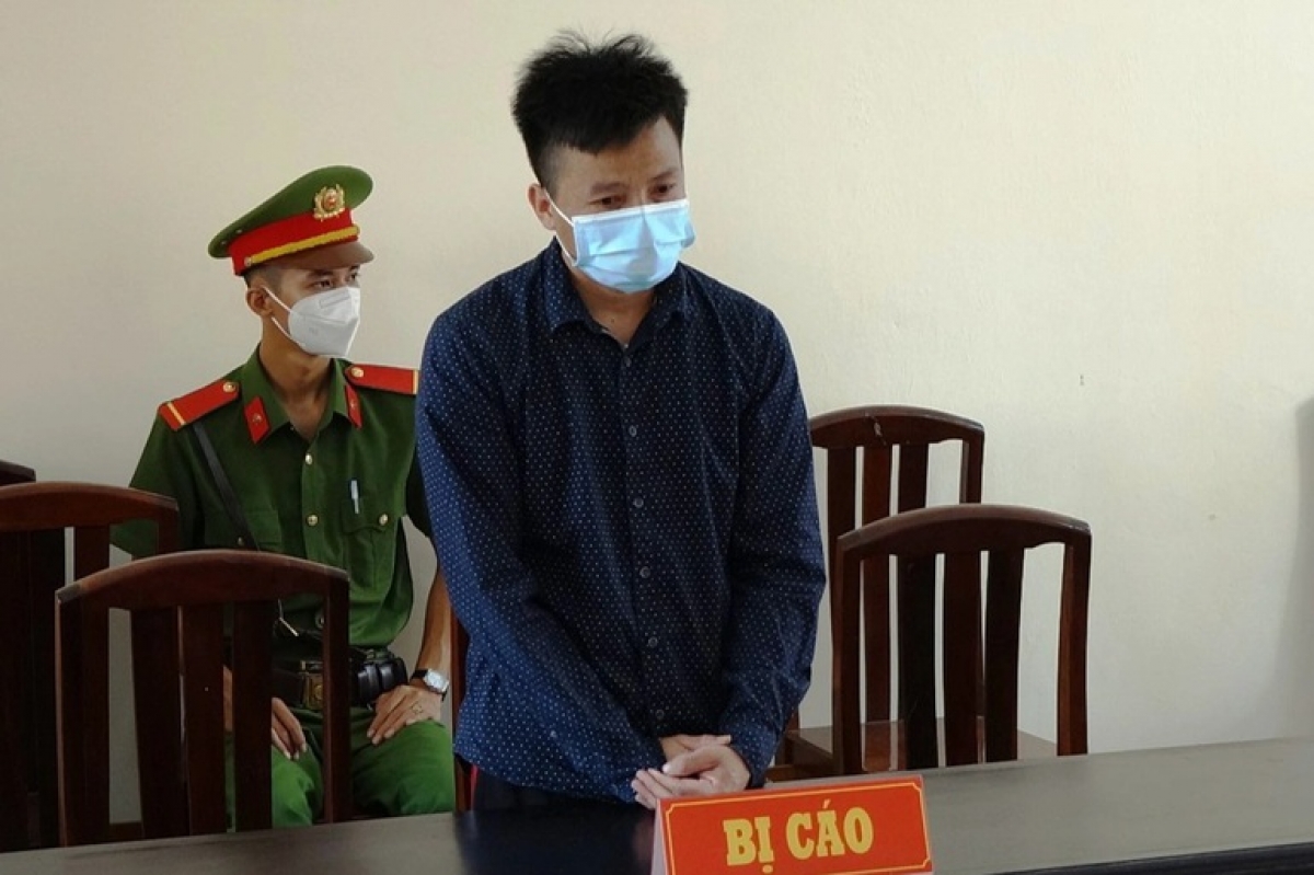 Bị cáo Lê Hoàng Em tại phiên tòa (Ảnh: CTV).