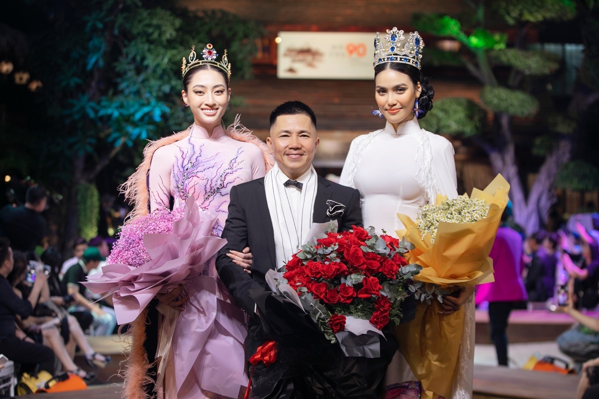 Lan Khuê và Lương Thùy Linh trong show thời trang của NTK Đinh Văn Thơ. Ảnh: BTC