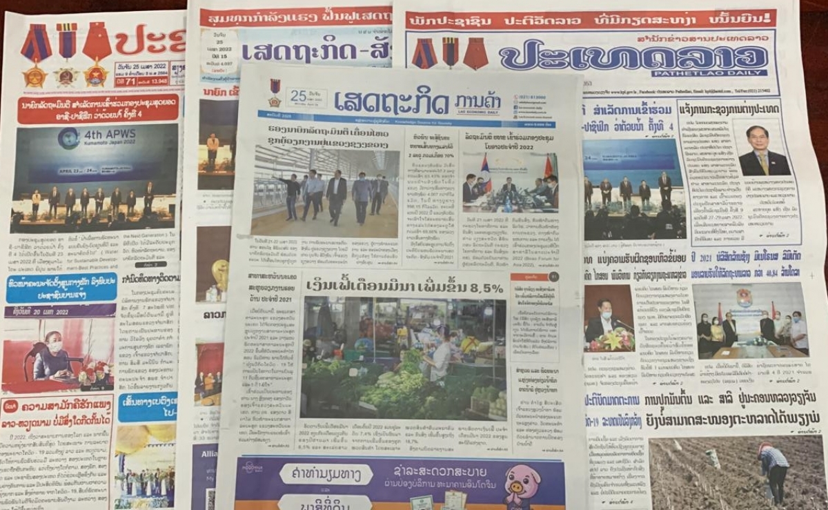Nhiều tờ báo lớn của Lào như Pasaxon, Pathetlao Daily đăng tải bài viết ca ngợi về quan hệ hữu nghị vĩ đại, tình đoàn kết đặc biệt và hợp tác toàn diện Lào – Việt Nam.