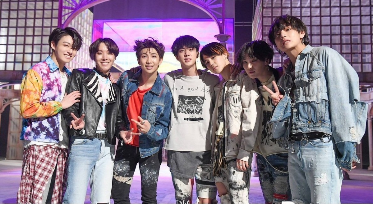 Phản hồi từ công ty Big Hit Music càng khiến người hâm mộ phẫn nộ.
