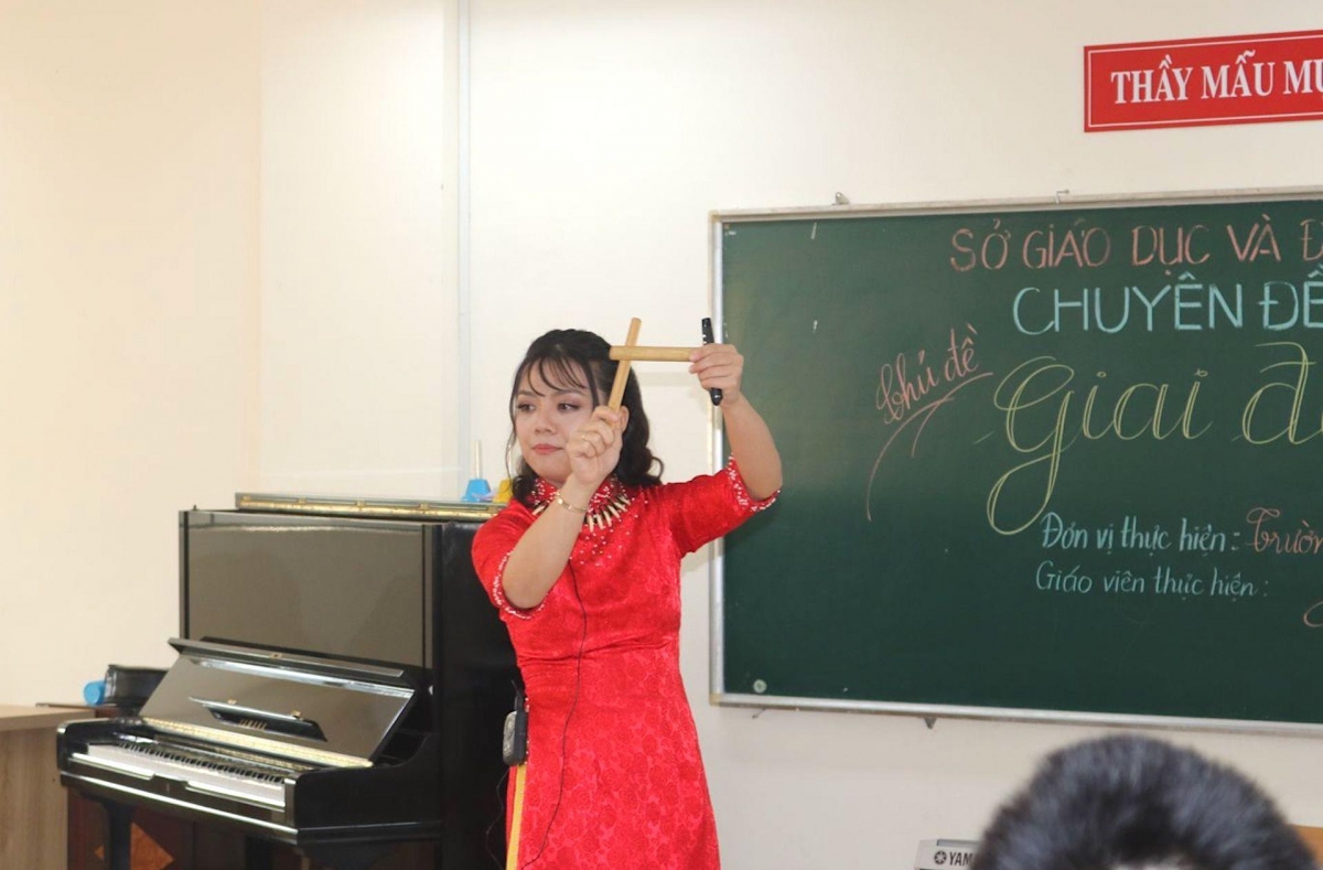 Các trường đau đầu giải bài toán thiếu hơn 10.000 giáo viên dạy môn Âm nhạc, Mỹ thuật trong chương trình mới. (Ảnh minh hoạ: Trường THCS Mạc Đĩnh Chi, Hà Nội)