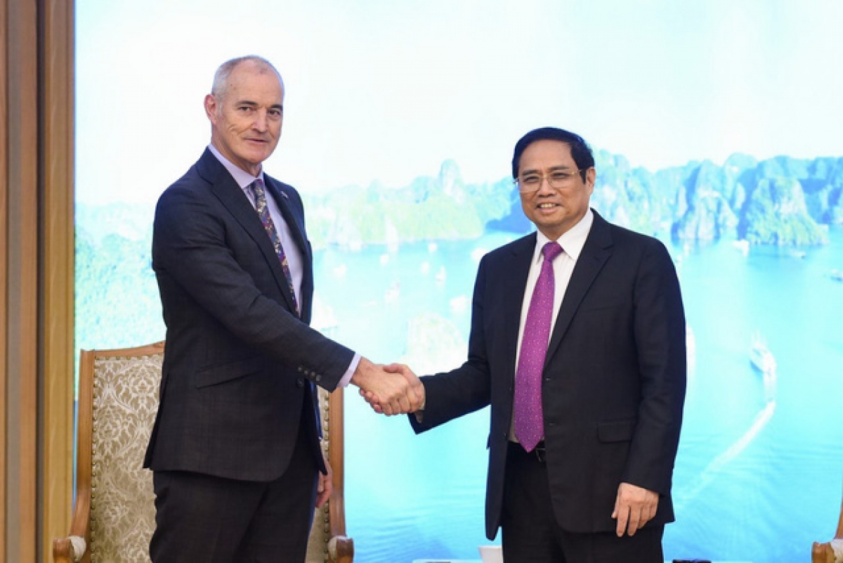 Thủ tướng Phạm Minh Chính tiếp Chủ tịch Đại học RMIT Australia, GS. Alec Cameron - Ảnh: VGP/Nhật Bắc