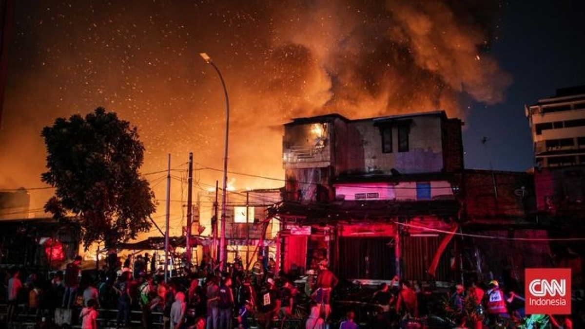 Đám cháy tại chợ Gembrong (Nguồn : CNN Indonesia)