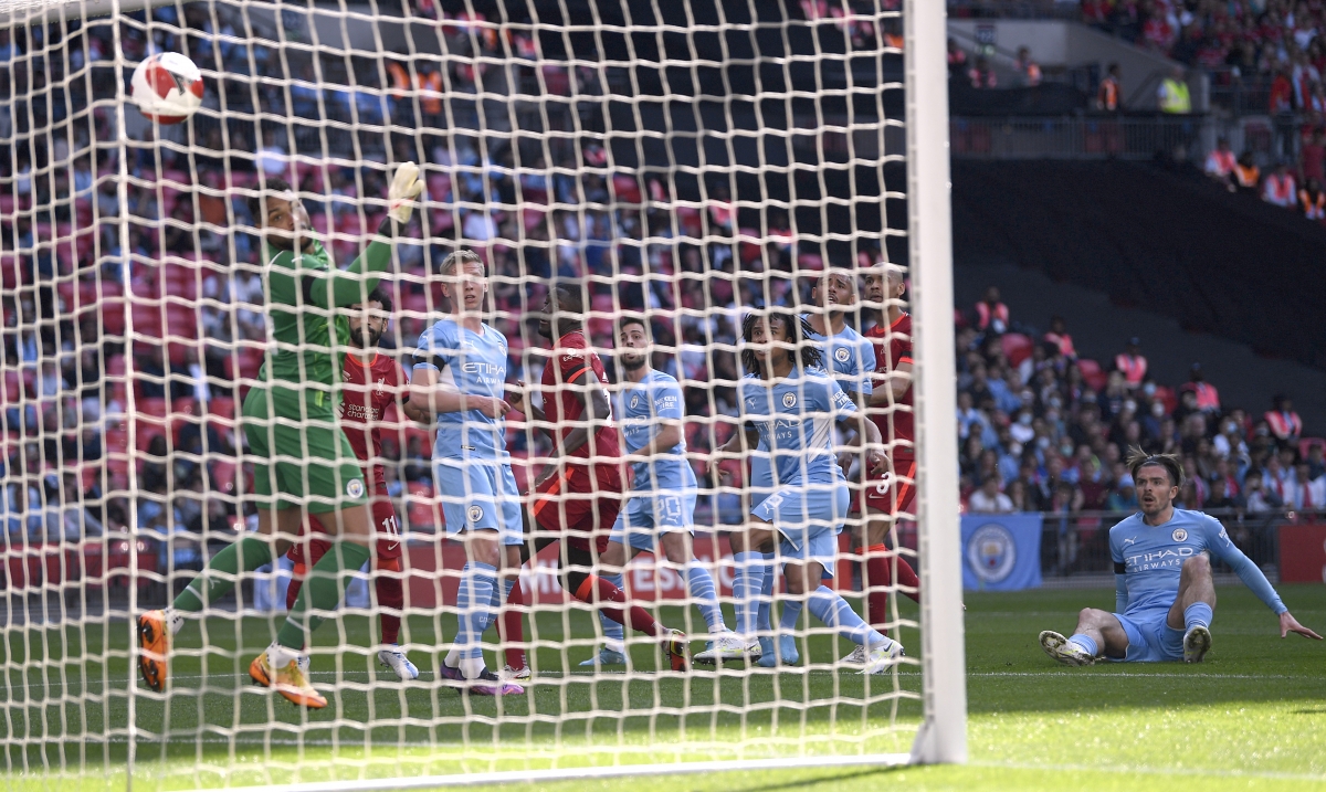 Konate đưa Man City vượt lên dẫn trước. (Ảnh: Reuters)
