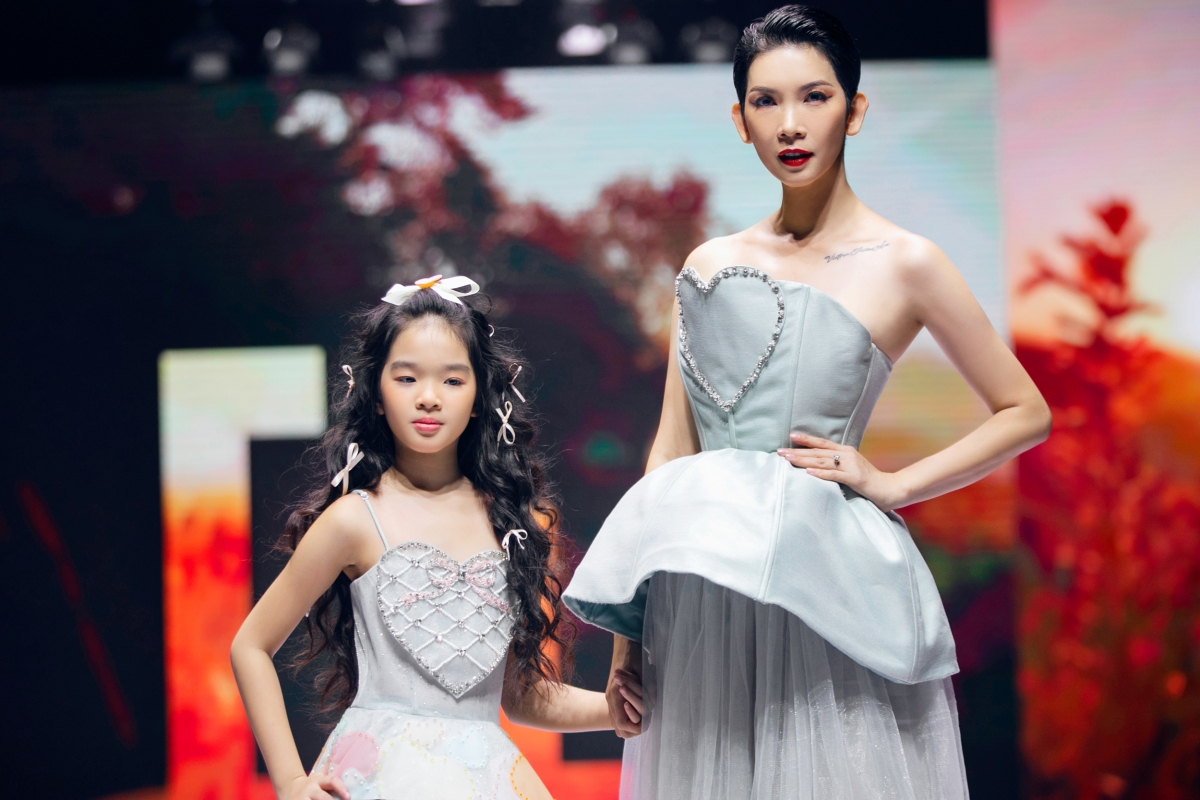 Xuân Lan và con gái.