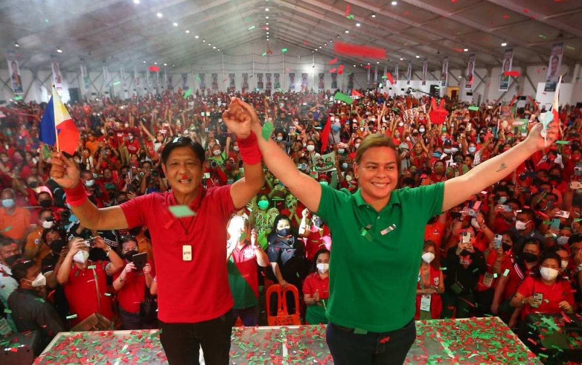 Cựu Thượng nghị sĩ Philippines Ferdinand Marcos J và Thị trưởng Davao, Sara Duterte trong chiến dịch tranh cử. Nguồn: Manila Buletin