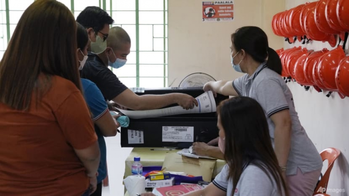 Cử tri Philippines bỏ phiếu tại Manila (Nguồn :AP)