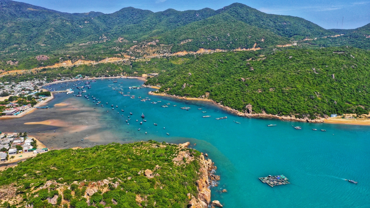 Vịnh Vĩnh Hy - Ninh Thuận (Ảnh: Đ.N)