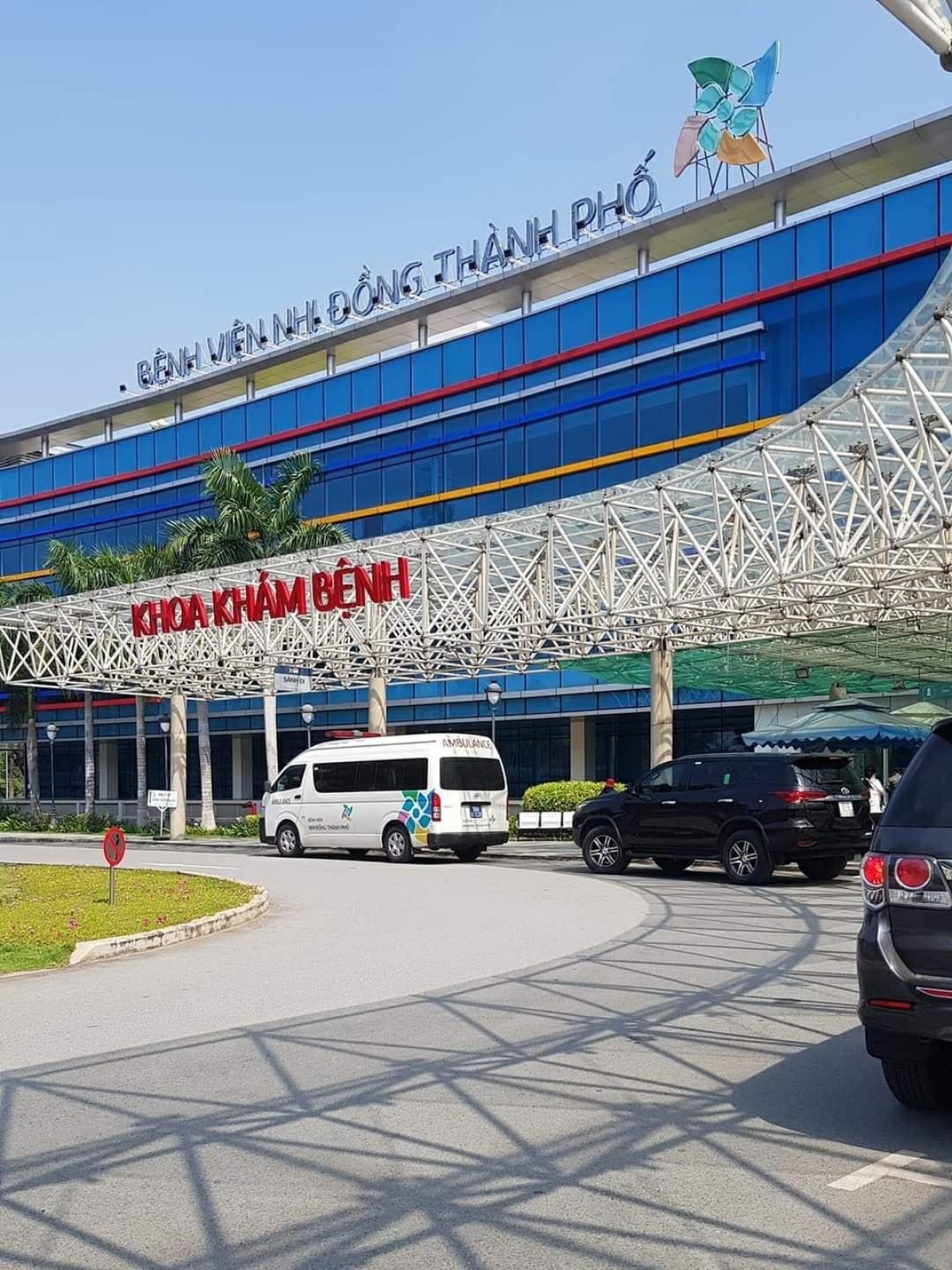 bệnh viện nhi đồng tp.hcm thông tin về vụ bé điều trị nội trú rơi từ tầng 5 hình ảnh 1 benh vien nhi dong tp.hcm thong tin ve vu be dieu tri noi tru roi tu tang 5 hinh anh 1