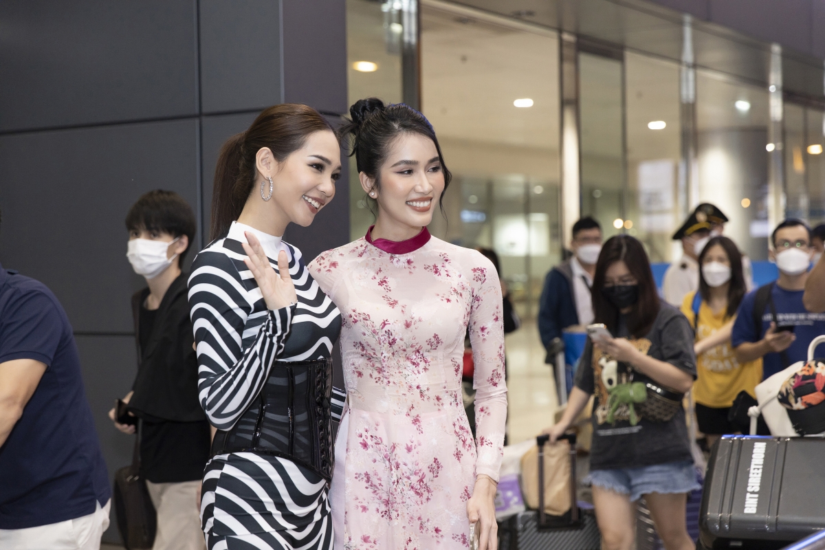 A hau phuong anh tang ao dai cho hoa hau quoc te 2019 khi vua den viet nam hinh anh 3