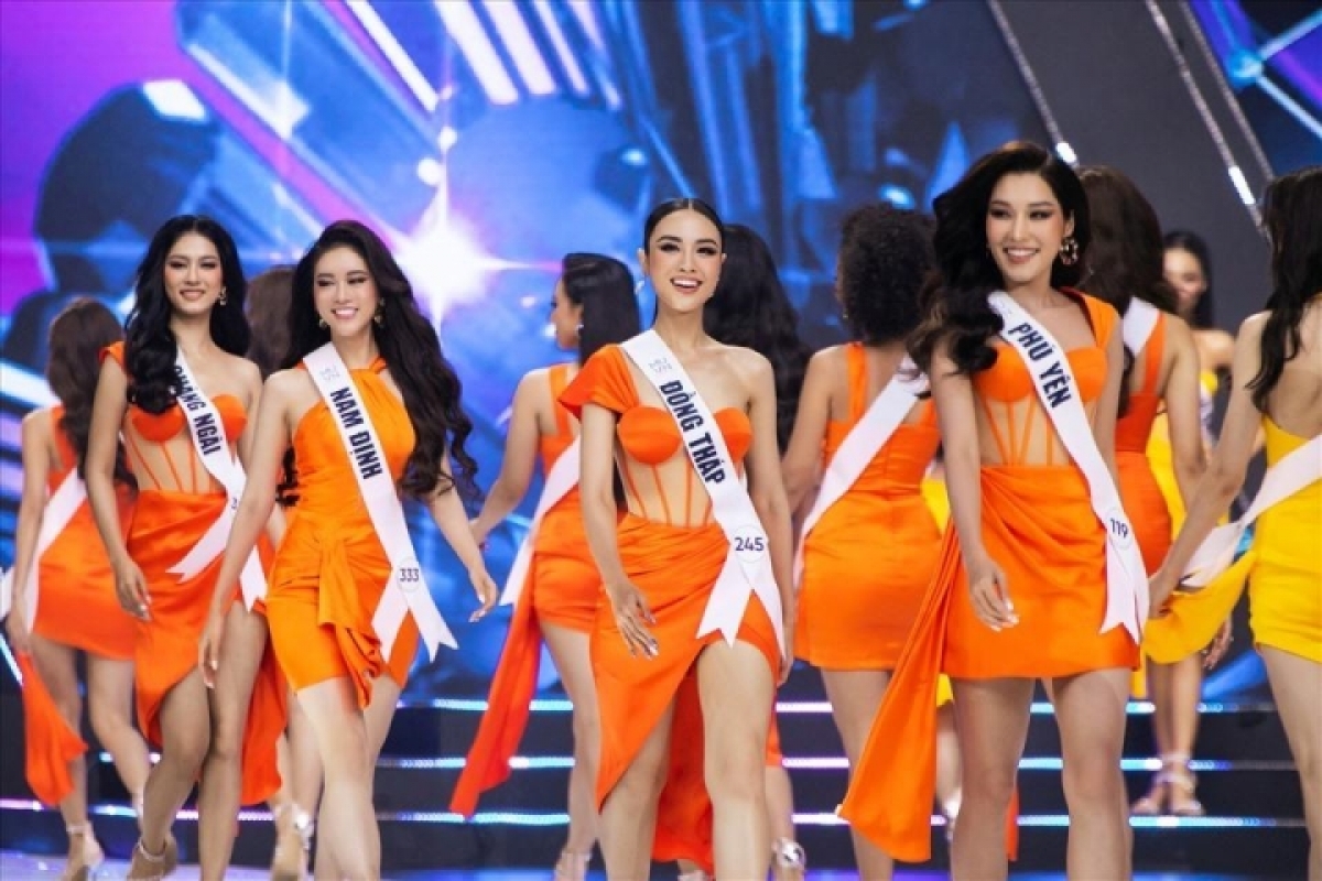 bội thực thi hoa hậu thí sinh xuống cấp , vương miện mất giá hình ảnh 1 boi thuc thi hoa hau thi sinh xuong cap , vuong mien mat gia hinh anh 1