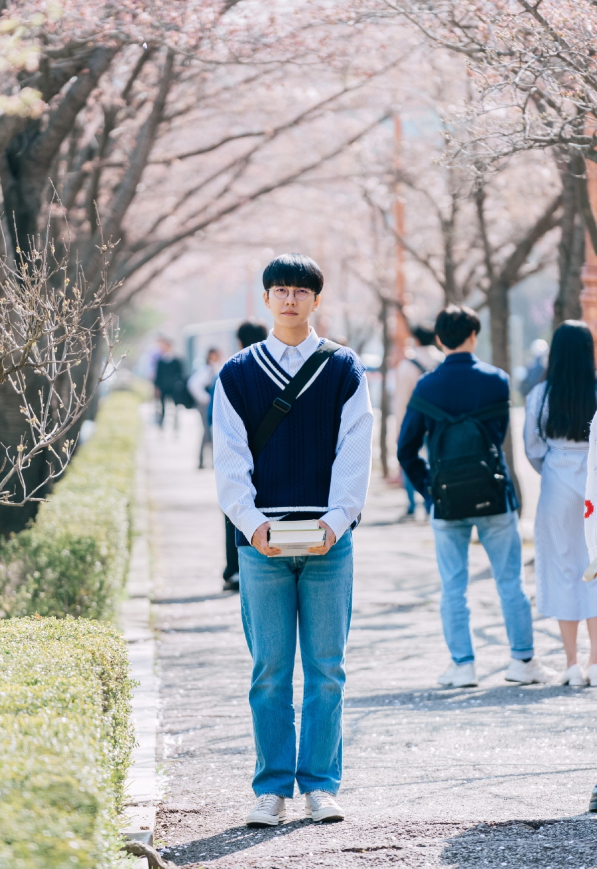 ngo ngang hinh anh tre trung cua lee seung gi khi vao vai sinh vien o tuoi 35 hinh anh 2