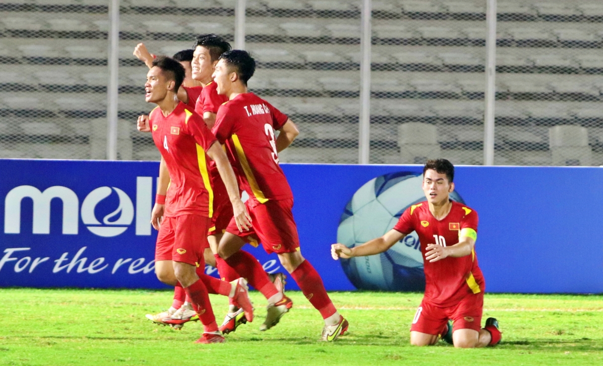 u19 viet nam thua dam u19 malaysia o ban ket u19 Dong nam A 2022 hinh anh 2