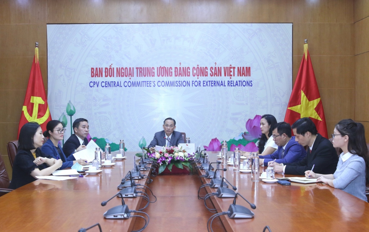 Ong le hoai trung hoi dam voi truong ban lien lac Doi ngoai trung quoc hinh anh 2